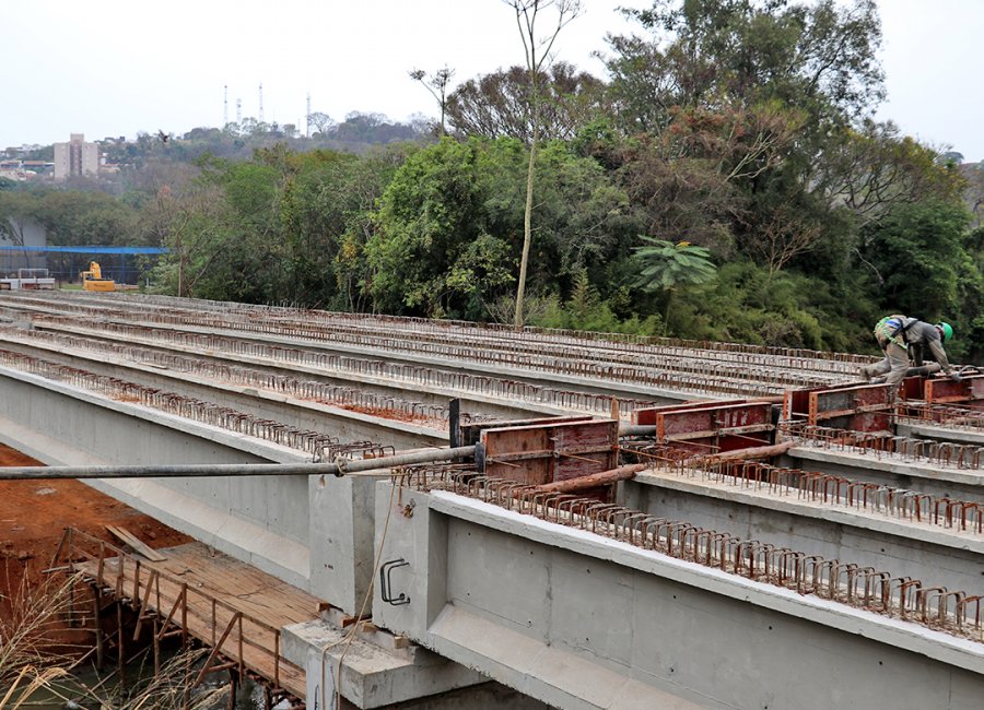 Trecho da Avenida Brasil será interditado para nova etapa da construção da nova ponte 