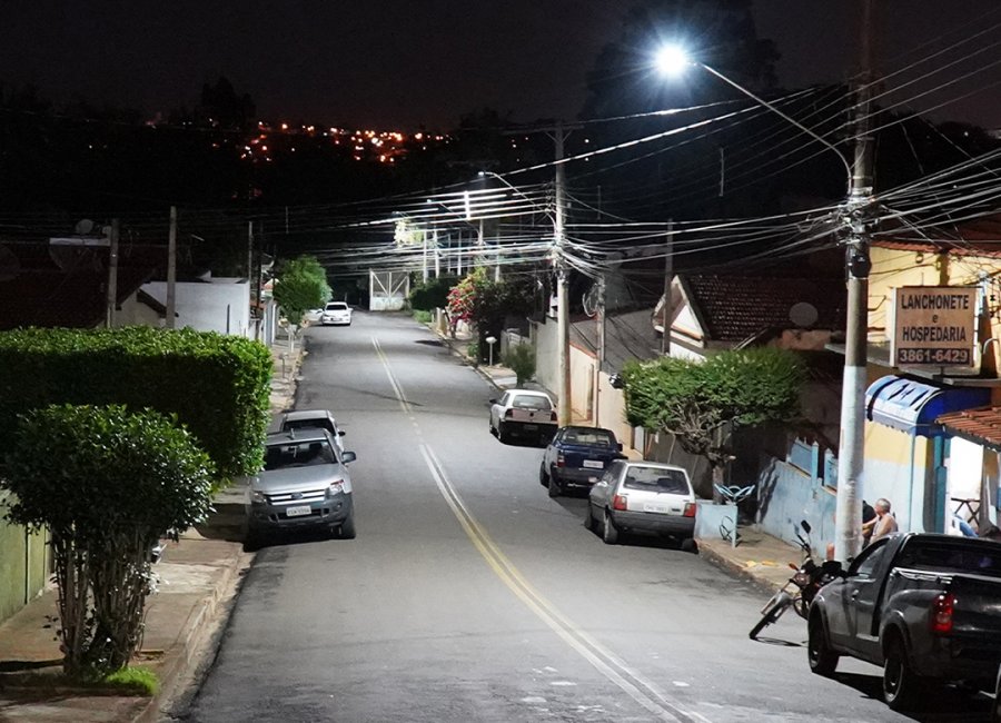 Ruas e avenidas ganham novas luminárias de LED