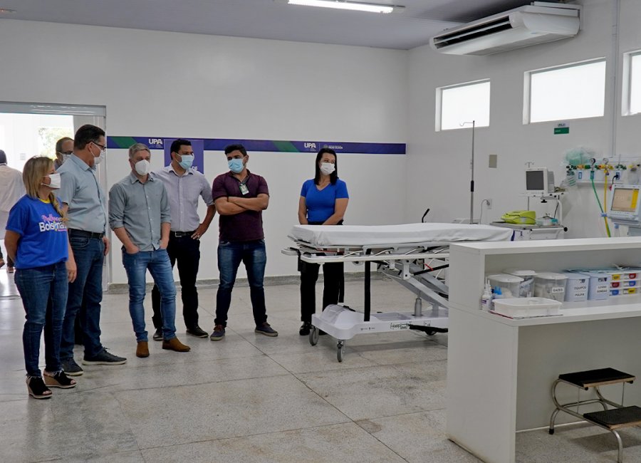 Rodrigo Falsetti e equipe visitam melhorias realizadas na UPA do Jardim Santa Marta