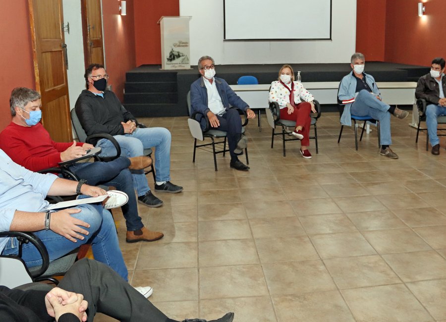Para evitar colapso na Saúde, prefeitos decidem restringir circulação de pessoas das 19h às 5h da manhã