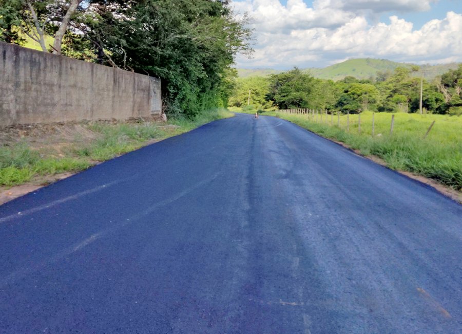 Obras de recuperação do asfalto na região da Roseira estão em fase de conclusão 