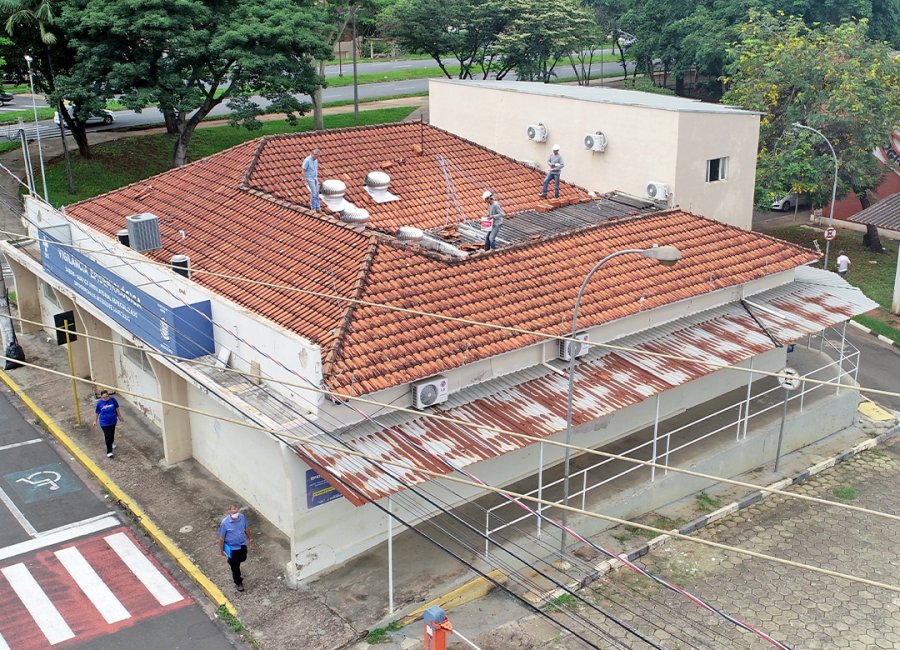 Saúde inicia reforma de telhado de 18 postinhos e de outros quatro órgãos municipais 