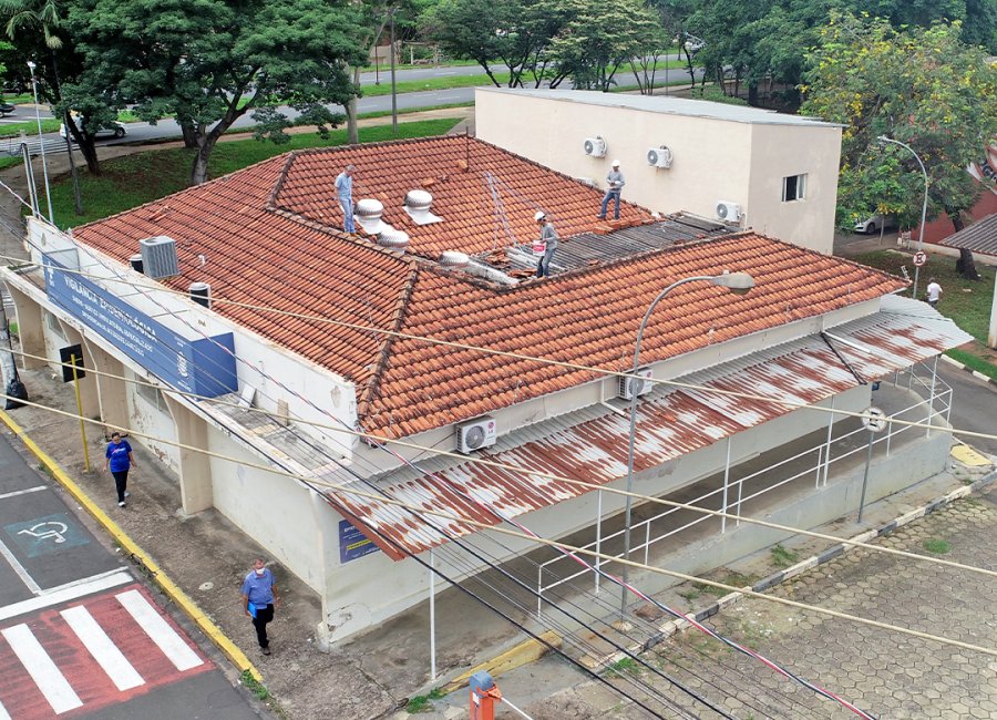 Saúde inicia reforma de telhado de 18 postinhos e de outros quatro órgãos municipais