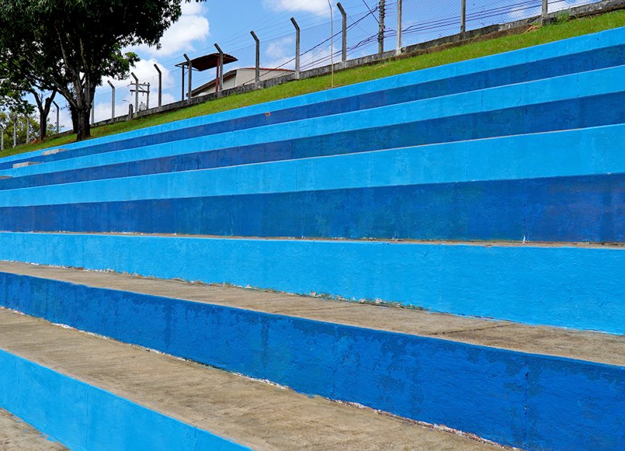 Arquibancada, campo de futebol e vestiários do Cerep recebem manutenção