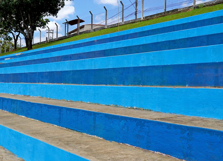 Arquibancada, campo de futebol e vestiários do Cerep recebem manutenção 