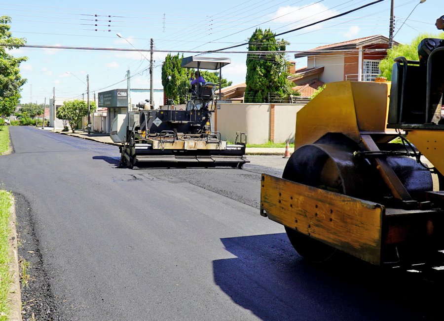 Avenida Lothário Teixeira recebe recapeamento asfáltico dentro do pacote de 12 vias que estão sendo recuperadas