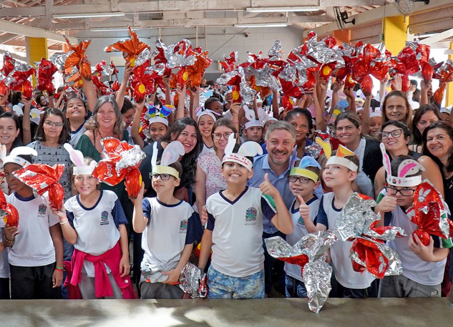 Educação inicia distribuição de ovos de chocolate para os alunos da rede municipal e da Apae
