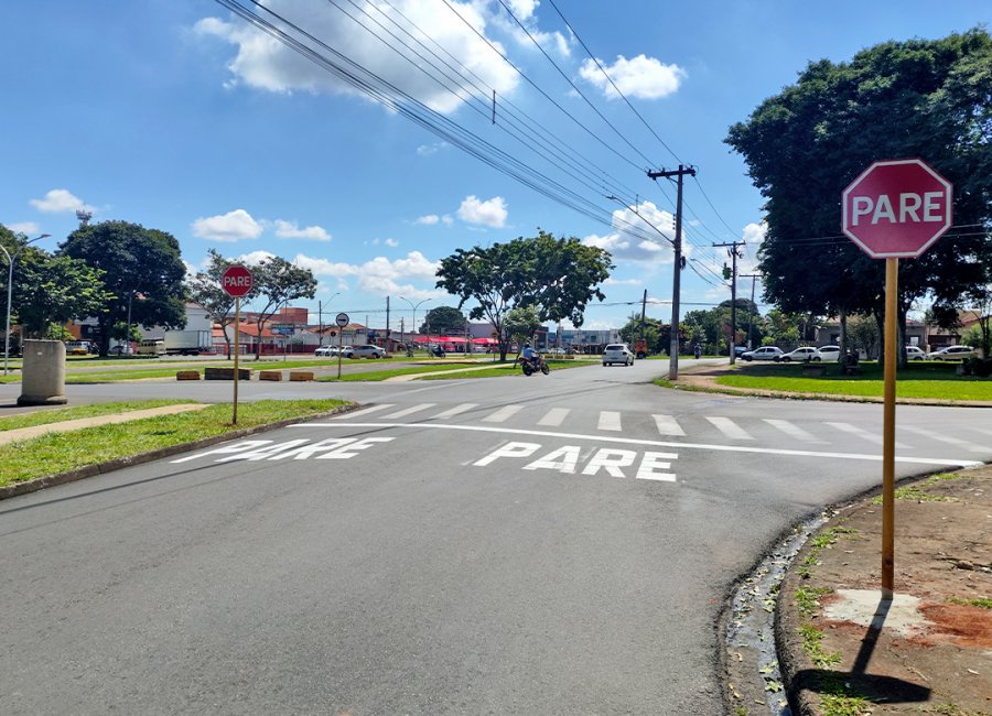 Secretaria de Obras altera preferência em cruzamento da rotatória do Jardim Novo I