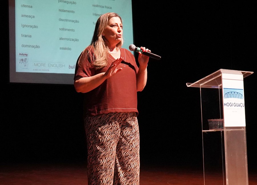 Palestra sobre bullying é direcionada aos profissionais da Secretaria Municipal de Educação