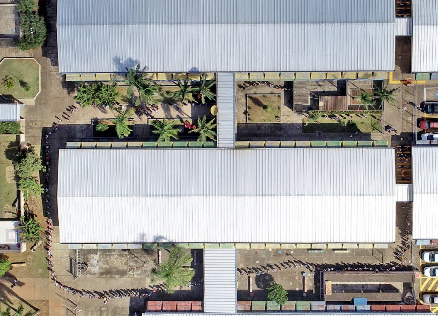 Emef do Jardim Santa Terezinha II promove ação de abraço entre os alunos