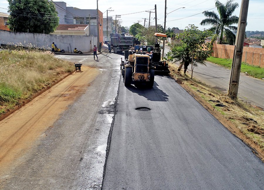 Prefeitura inicia recapeamento asfáltico em vias do Parque dos Eucaliptos