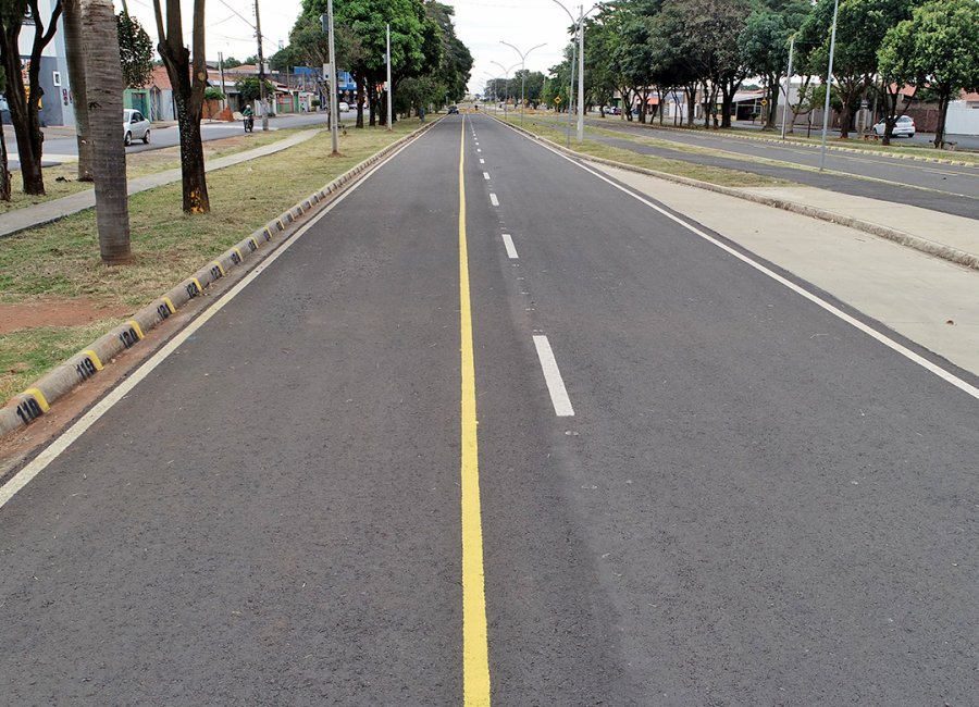 Feira Noturna na Avenida Alíbio Caveanha é mais uma opção de lazer e entretenimento para a cidade e região