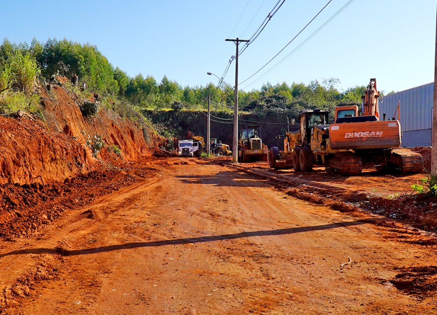 Prefeitura inicia infraestrutura asfáltica em três vias de Mogi Guaçu