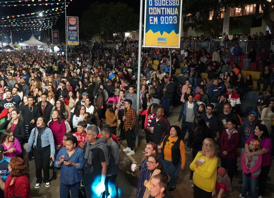 Arraial Guaçu repete sucesso da estreia e leva milhares de pessoas à Avenida dos Trabalhadores