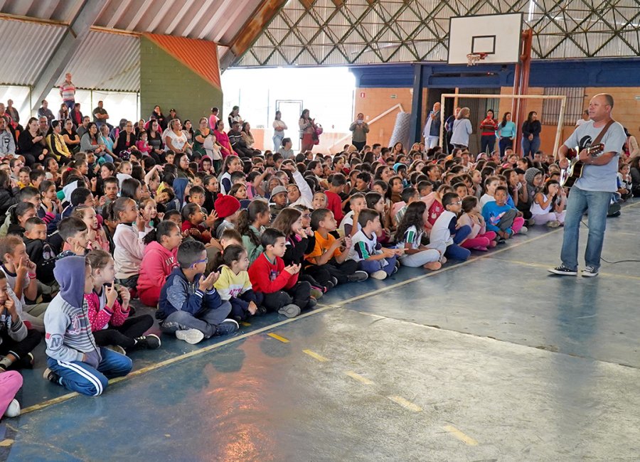 Musicalização: alunos do CAIC realizam apresentações musicais em parceria com a Corporação Marcos Vedovello 