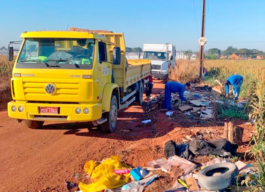 SSM retira 500 kg de lixo irregular descartado na Estrada Municipal Joaquina Maria de Arruda