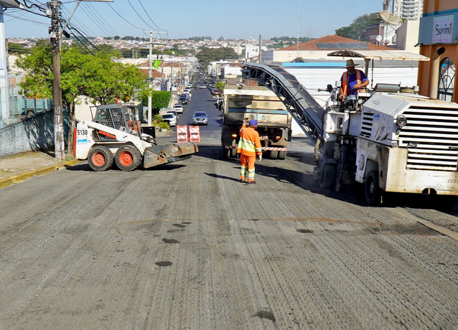 Chico de Paula: mais um trecho da via recebe serviços de fresagem e novo recapeamento asfáltico