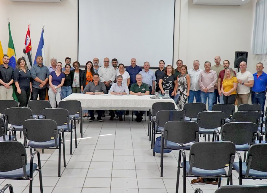Prefeito Rodrigo Falsetti empossa os novos membros do Comdema
