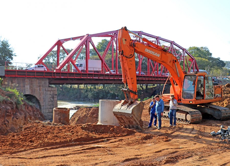 Obras inicia substituição de galerias de água pluvial na Avenida dos Trabalhadores
