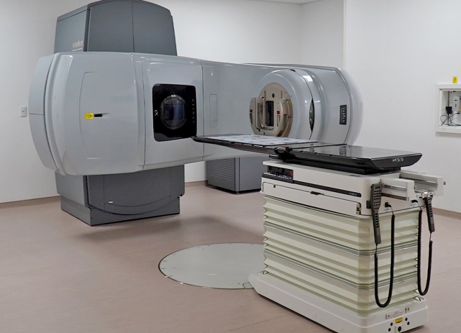 Serviço de radioterapia completa um ano e amplia número de atendimentos