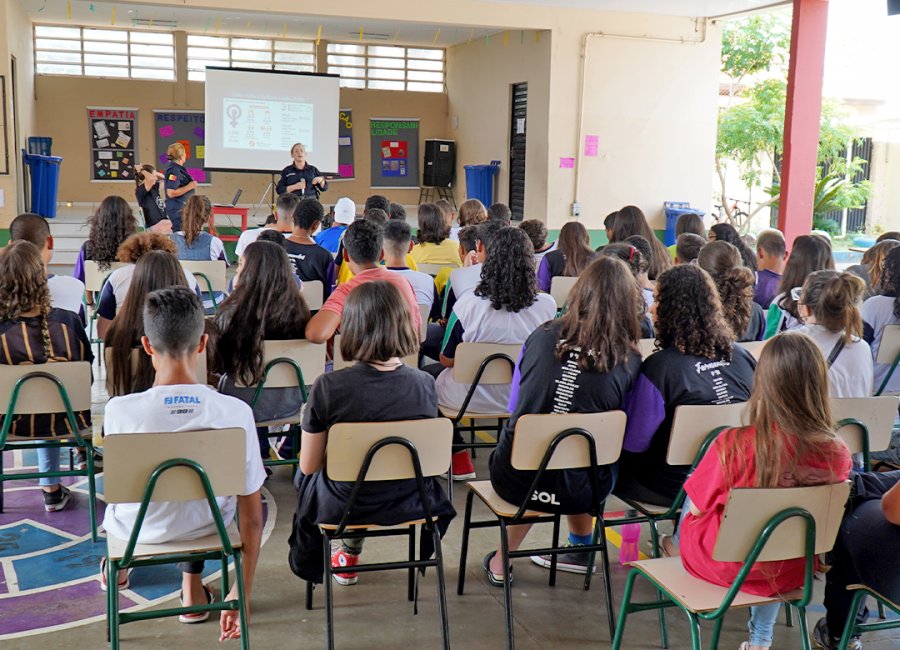Agosto Lilás: Espaço Guardiã promove campanha de conscientização em escolas e outras instituições do município