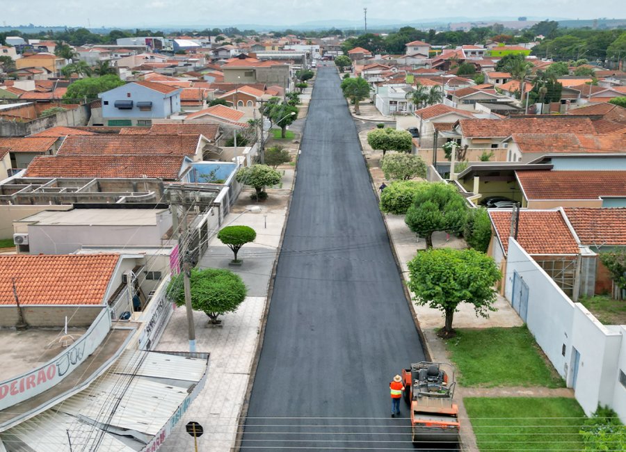 Rua Inácio Franco Alves recebe serviços de recapeamento