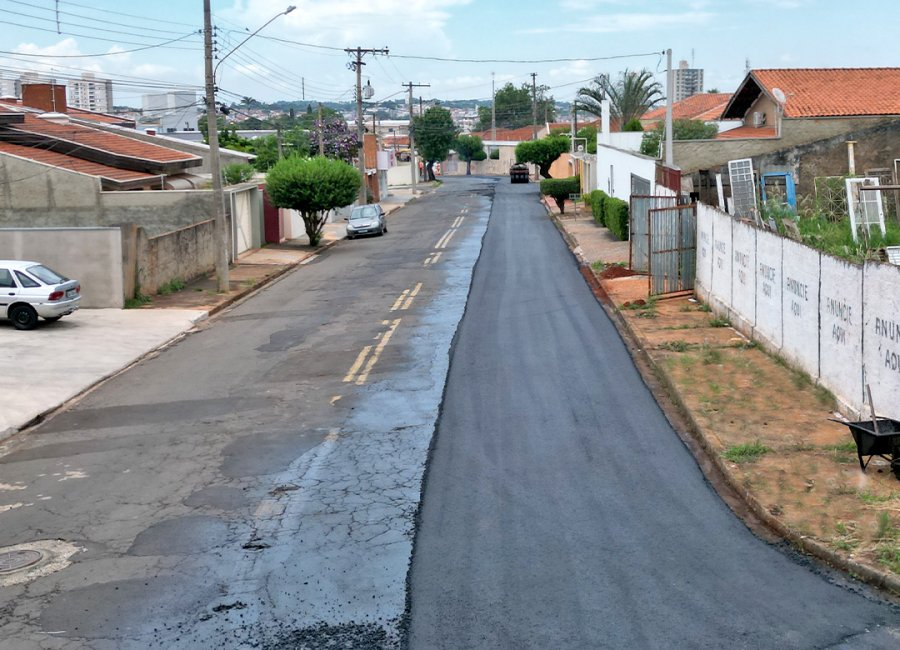Recapeamento asfáltico é reiniciado em ruas do Bairro do Lote