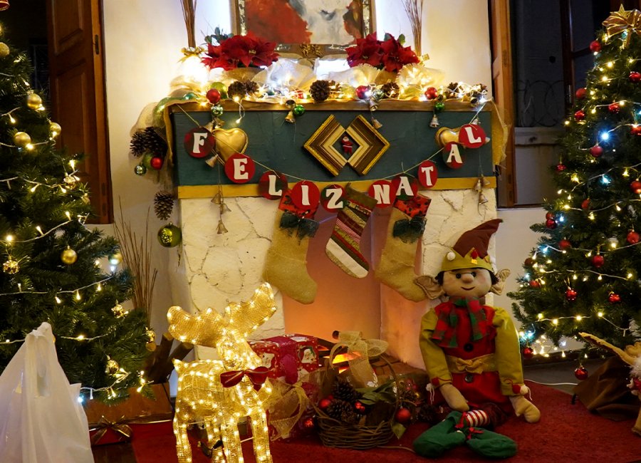 Luzes dão toque especial e Casa do Noel é destaque dos enfeites desse ano