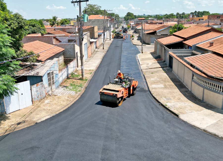 Serviços de recape avançam para vias do Jardim Santa Terezinha II