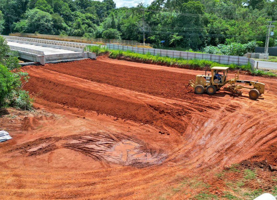 Obra das cabeceiras da nova ponte da Avenida Brasil entra na fase de elevação para atingir a altura da laje de transição