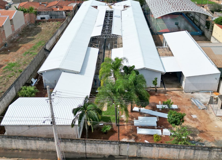 Reforma do telhado da Emef Geraldo Sorg entra na fase final