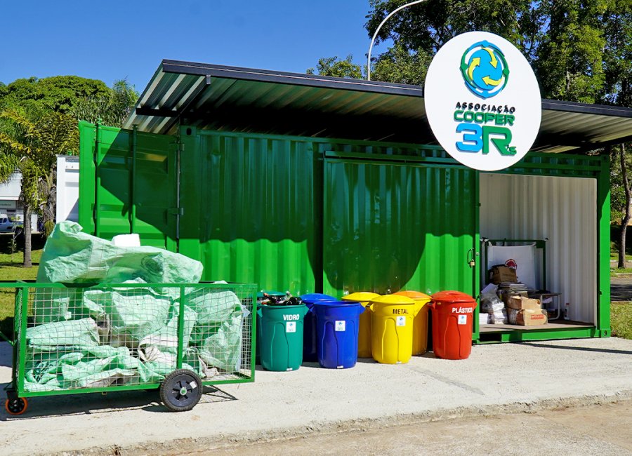 Conscientização: container para o descarte de materiais recicláveis é de entrega voluntária assistida