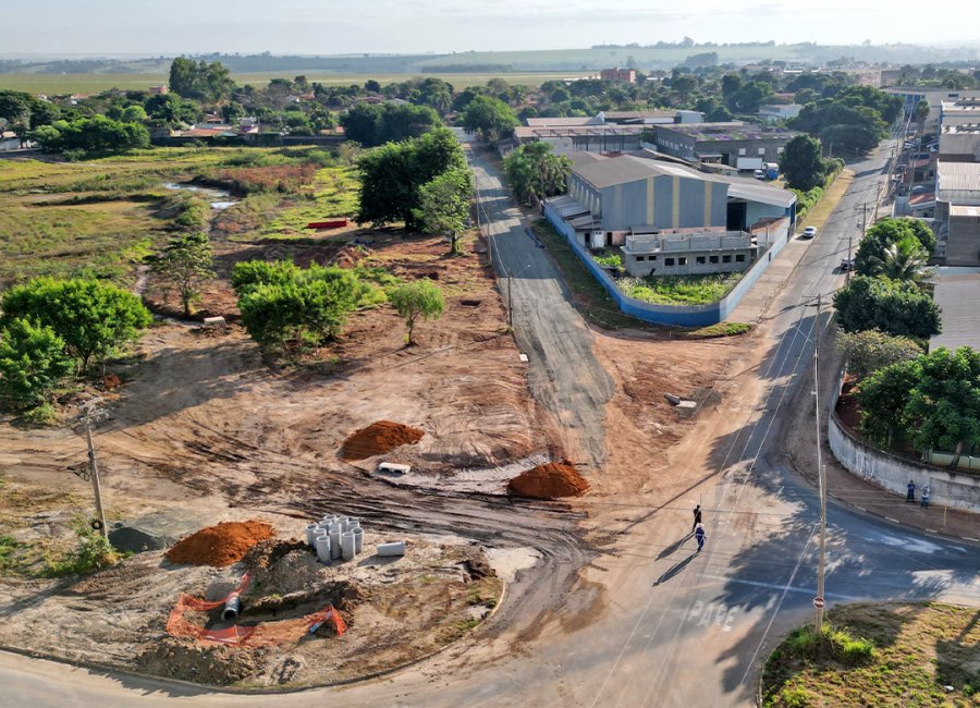 Prefeitura inicia infraestrutura de quatro vias do Distrito Industrial Caruso e local terá 100% das ruas pavimentadas