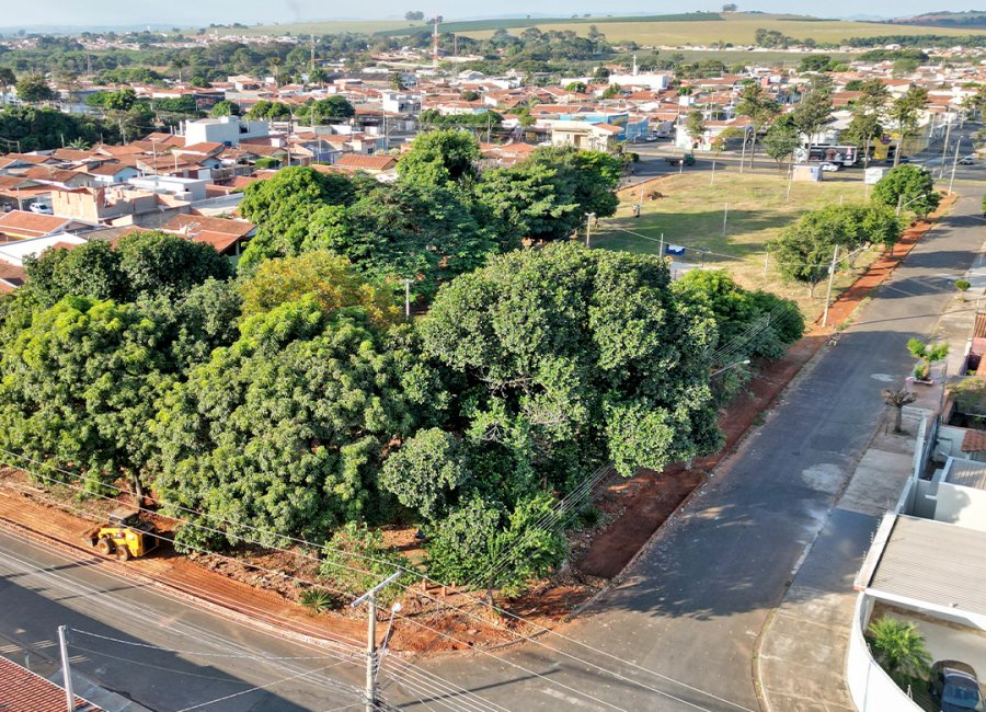 Prefeitura executa reforma da praça do Jardim Zaniboni I