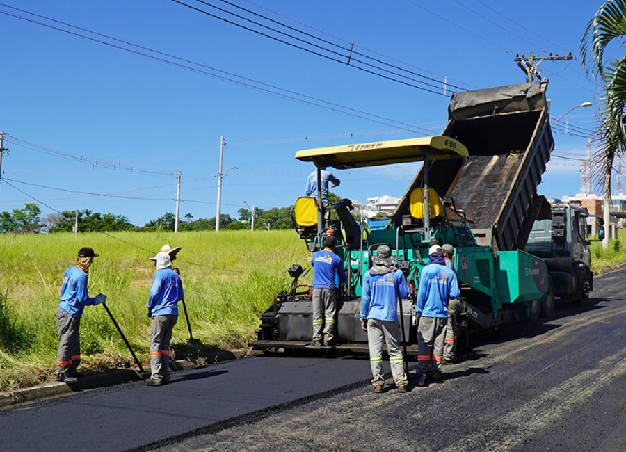 Investimento levará asfalto novo a sete ruas de três bairros