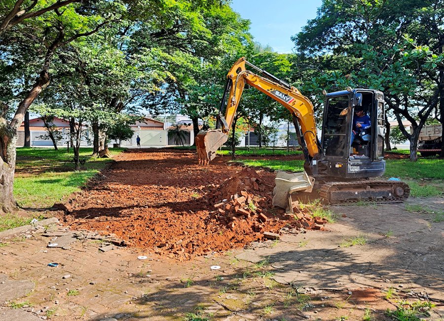 Prefeitura inicia a revitalização da Praça Sorocaba, no Jardim Santo Antonio