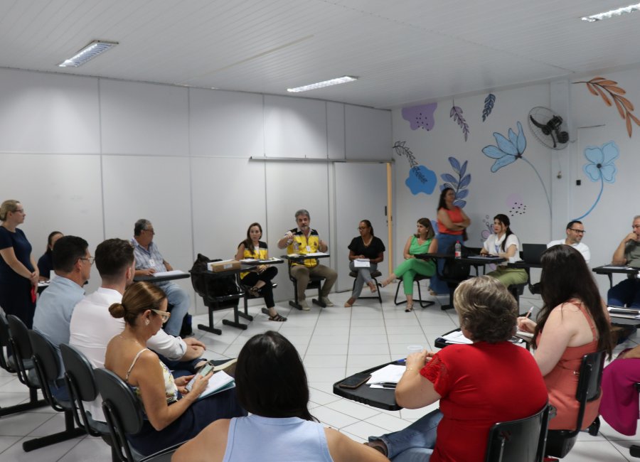 Secretaria de Saúde e Governo do Estado discutem estratégias de combate à dengue
