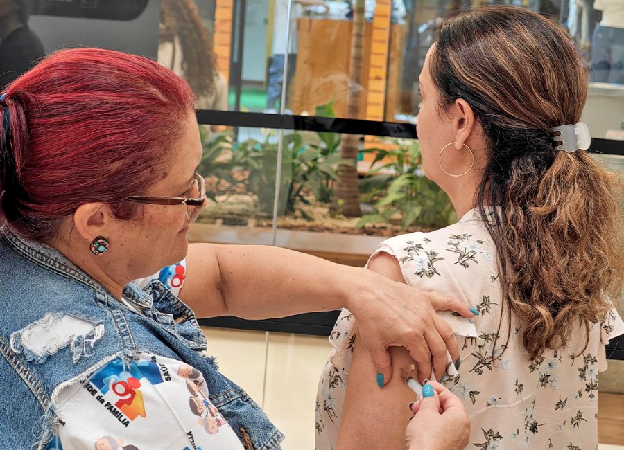 Mais de 60 doses são aplicadas em ação realizada no Buriti Shopping