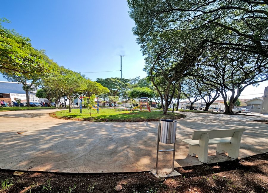 Revitalizada, Praça Anderson Martinelli é entregue para a população do Jardim Santo Antônio
