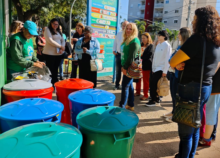 Diretores da rede municipal participam de encontro sobre educação ambiental e coleta seletiva