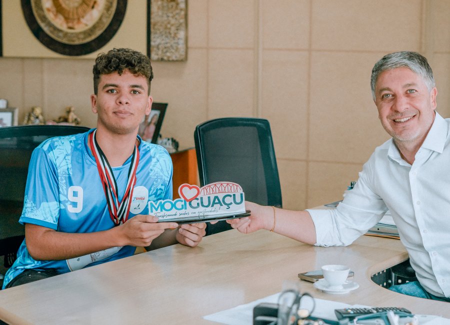 Rodrigo Falsetti recebe estudante campeão de xadrez da fase regional dos Jogos Estudantis do Estado de São Paulo - 2025