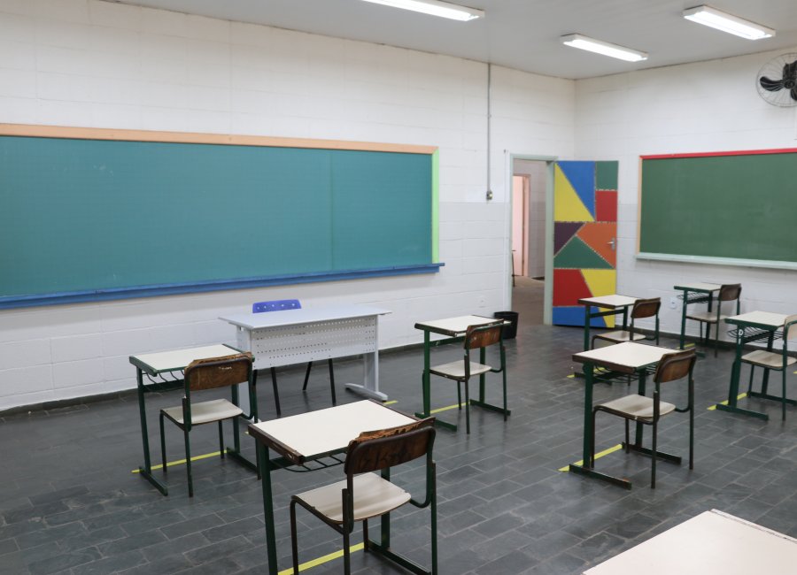 Aulas presenciais na Escola Municipal Maria Diva serão retomadas depois do feriado