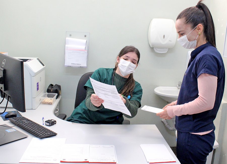 Alunos do 6º ano do curso de Medicina iniciam prática médica no pronto-socorro do Hospital Municipal 