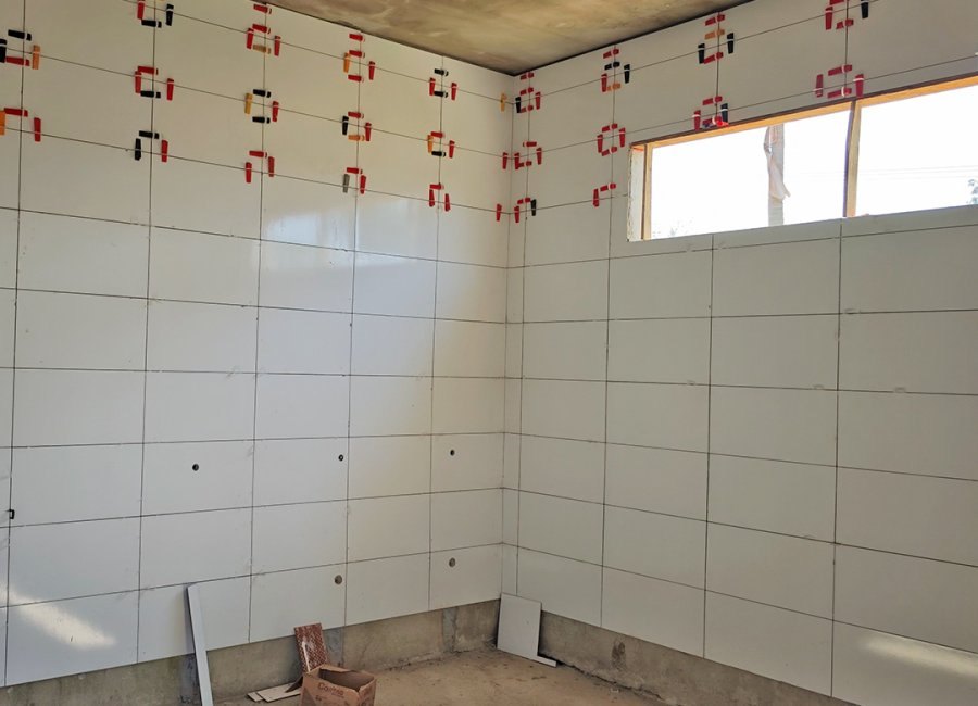 Sanitários da área de lazer do Campo do TG começam a ganhar revestimento