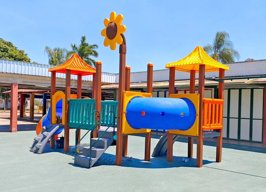 EMEF Isaura Ana de Freitas Campos ganha novo playground