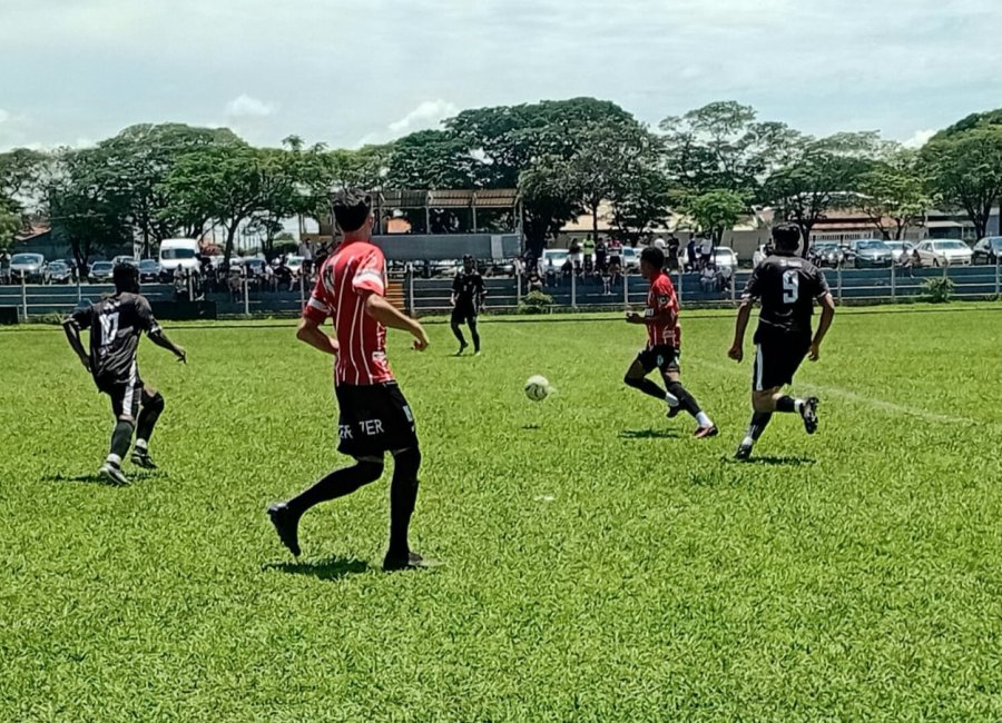 Família Real e Sporting disputam o título da 3ª Divisão 