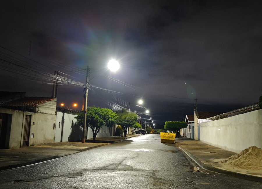  Prefeitura realiza instalação de nova iluminação em LED em mais quatro bairros da Zona Leste