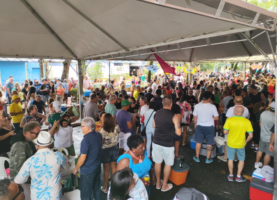 Domingo é dia de Grito de Carnaval na Praça Duque de Caxias