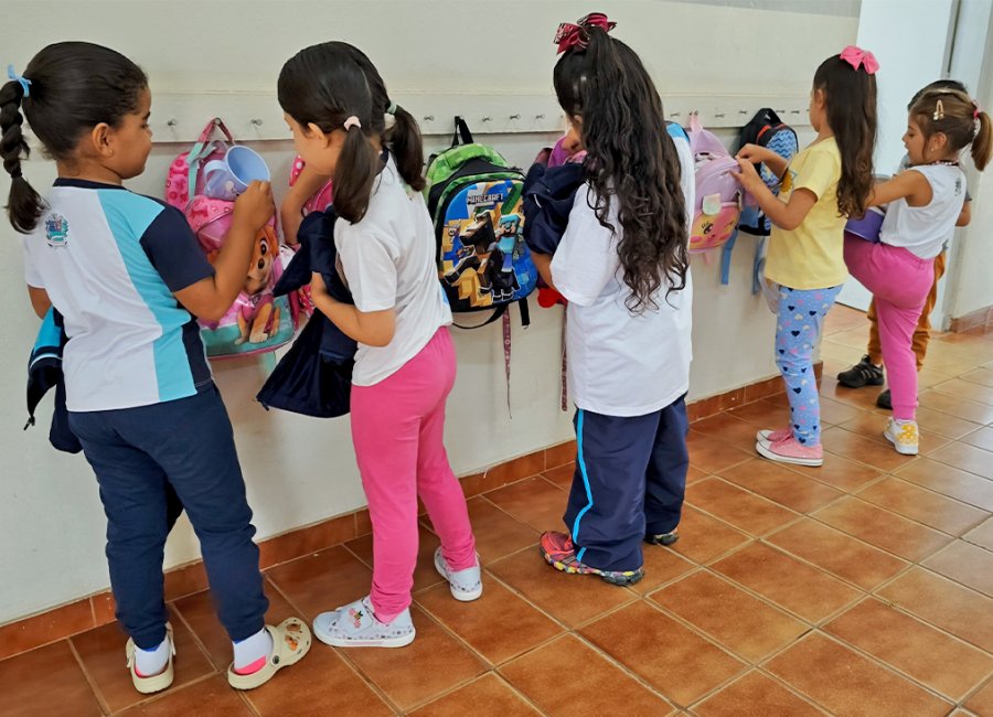 Cerca de 17 mil estudantes da rede municipal retornam às aulas 