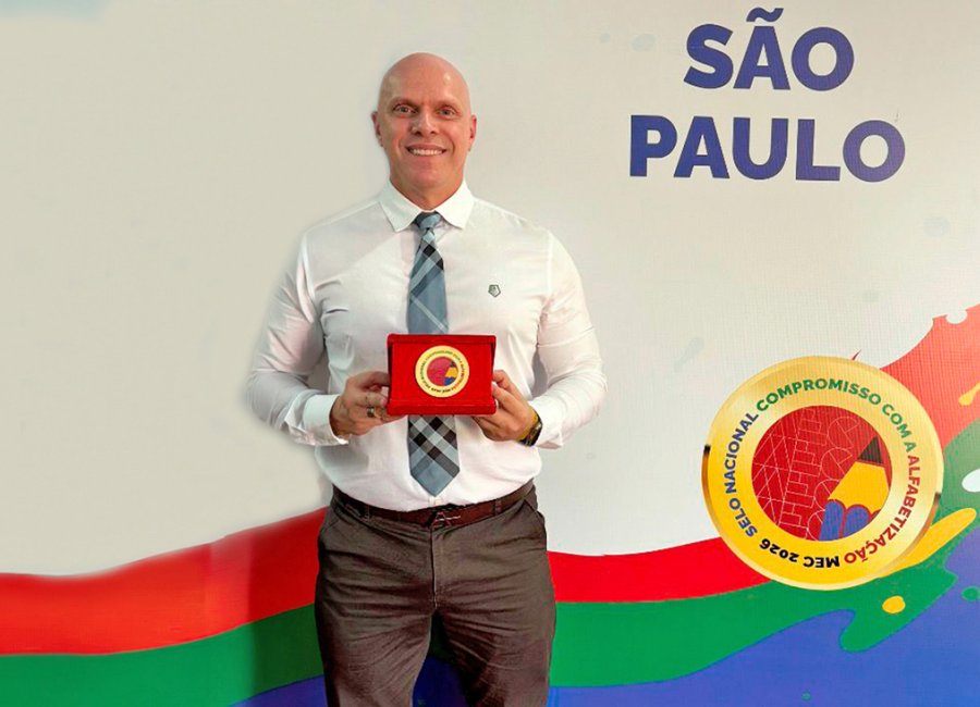 Educação recebe premiação nacional do Selo Ouro durante cerimônia em Brasília 